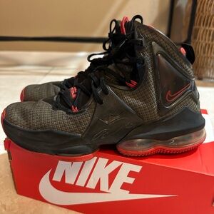 Nike LeBron 19 High Bred GS